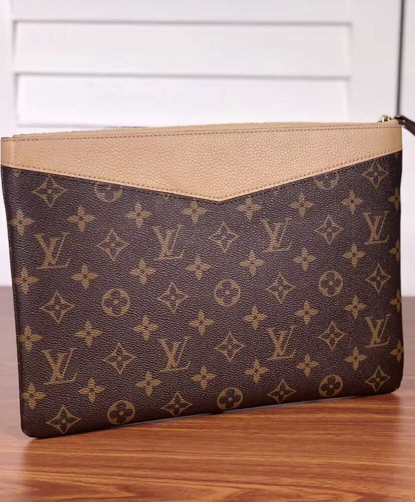 Louis Vuitton Daily Pouch M62048 M64590 M64591 Apricot