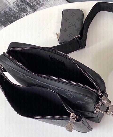 Louis Vuitton Trio Messenger M69443 Black