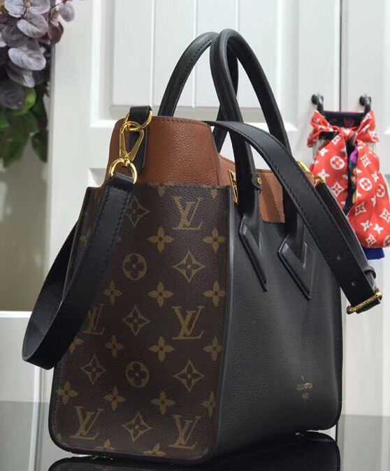 Louis Vuitton On My Side M53826 Black