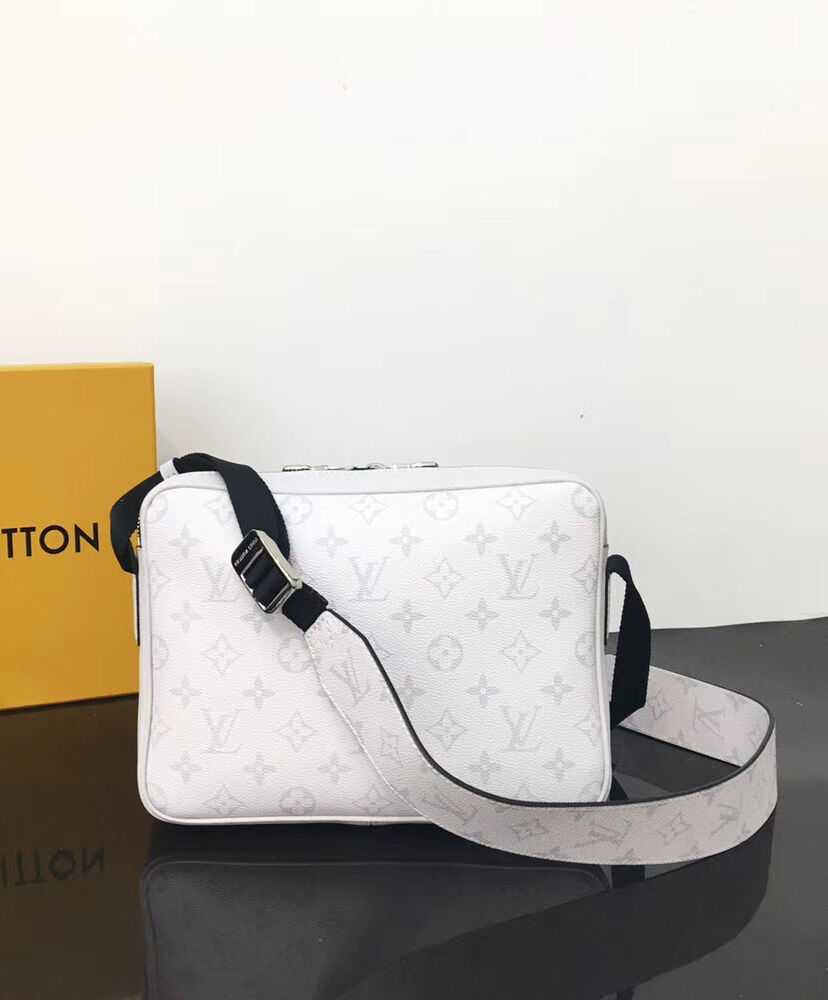 Louis Vuitton Outdoor Messenger M30233 White