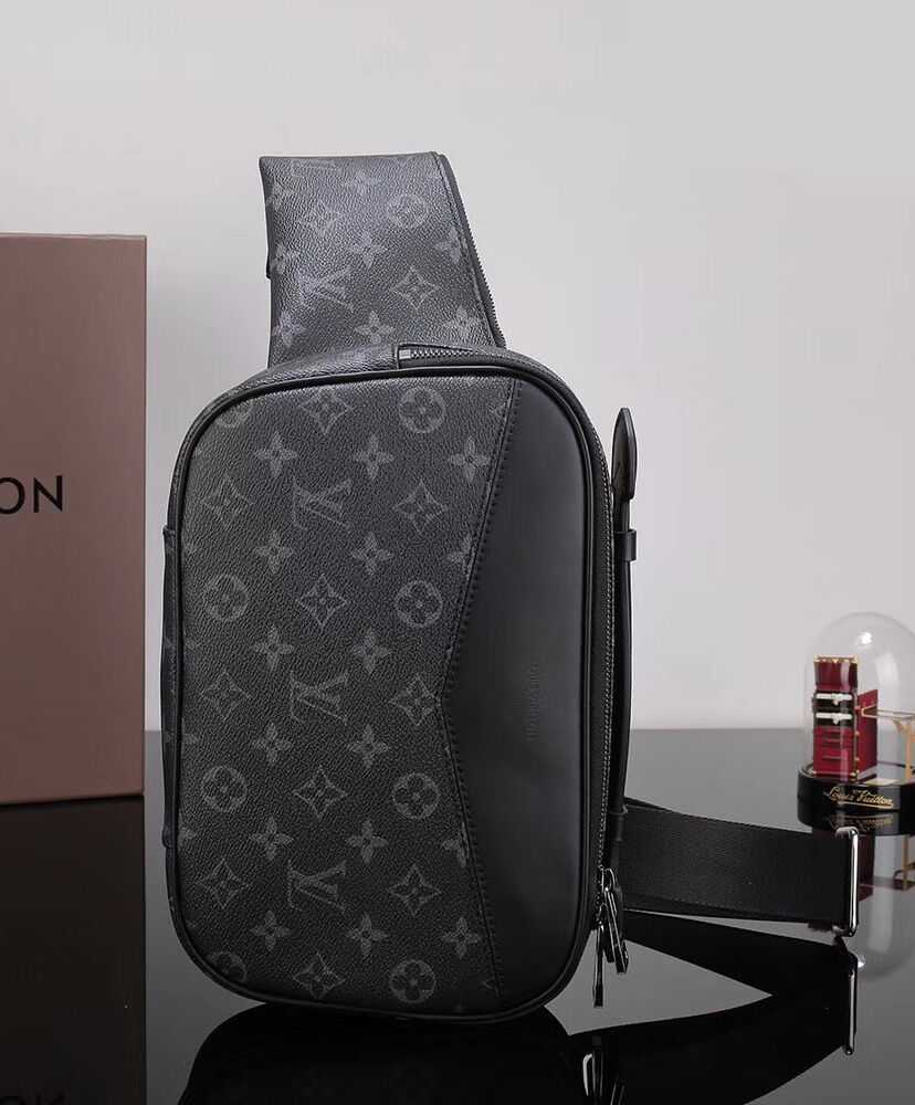 Louis Vuitton Bumbag M42906 Black