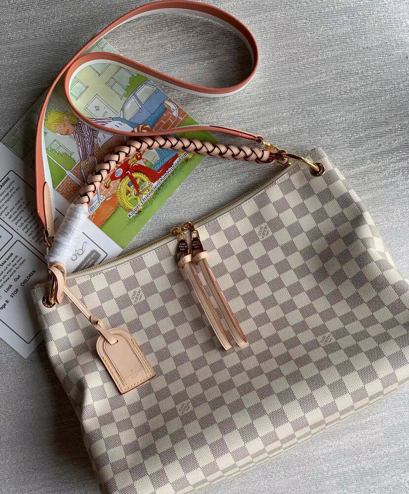 Louis Vuitton Beaubourg Hobo MM White