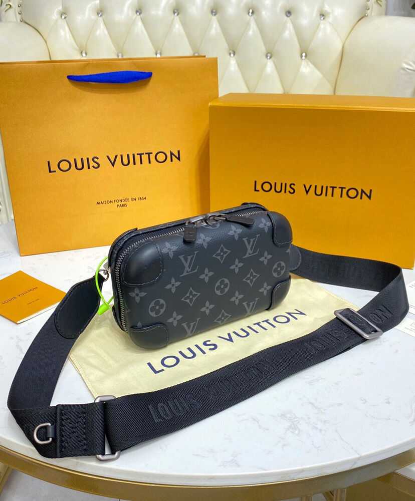 Louis Vuitton Horizon Clutch M45579 Black