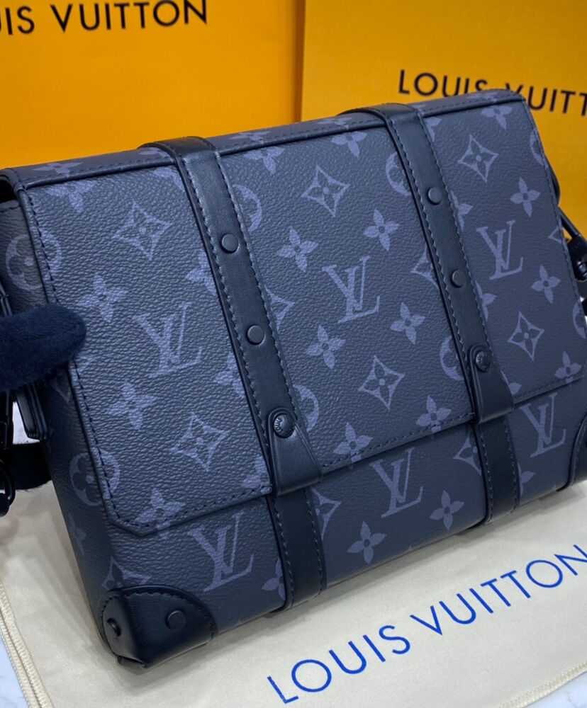 Louis Vuitton Trunk Messenger M45727 Black