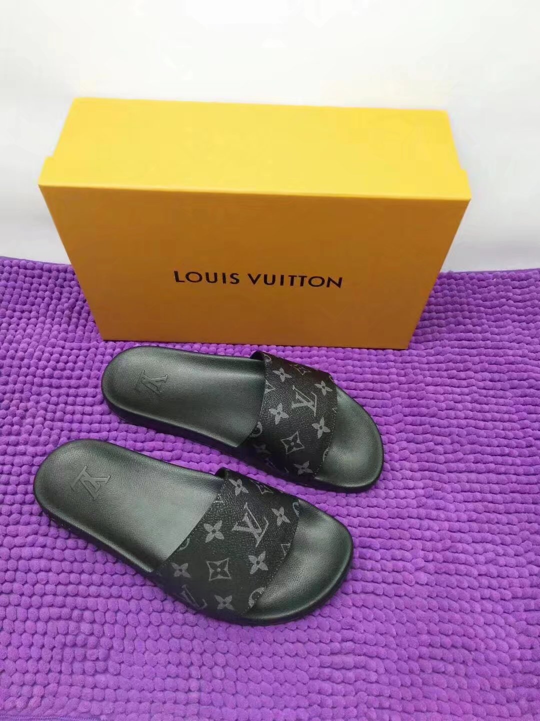 Louis Vuitton Outlet Lovers slippers LV881OM