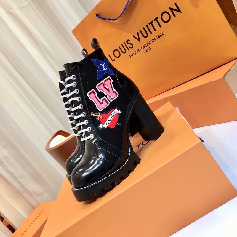 Louis Vuitton Outlet STAR TRAIL ANKLE BOOT LVB910SY BLACK