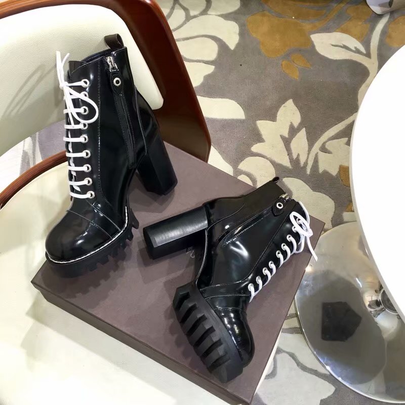 Louis Vuitton Outlet STAR TRAIL ANKLE BOOT LV910SY BLACK