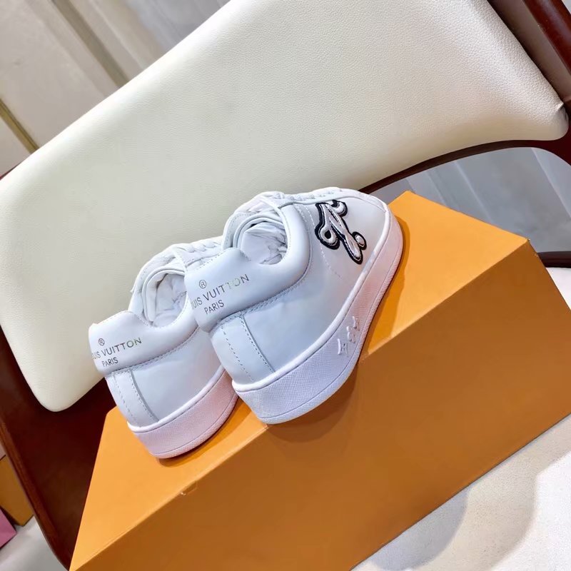 Louis Vuitton Outlet TIME OUT SNEAKER LV915SY WHITE