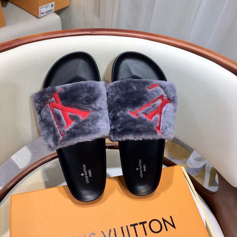 Louis Vuitton Outlet DIGITAL EXCLUSIVE BOM DIA FLAT MULE 1A4G98 grey