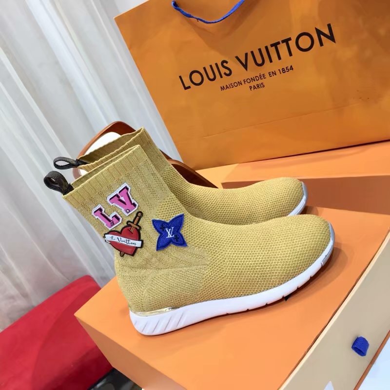 Louis Vuitton Outlet WONDERLAND FLAT RANGER LV922SY yellow