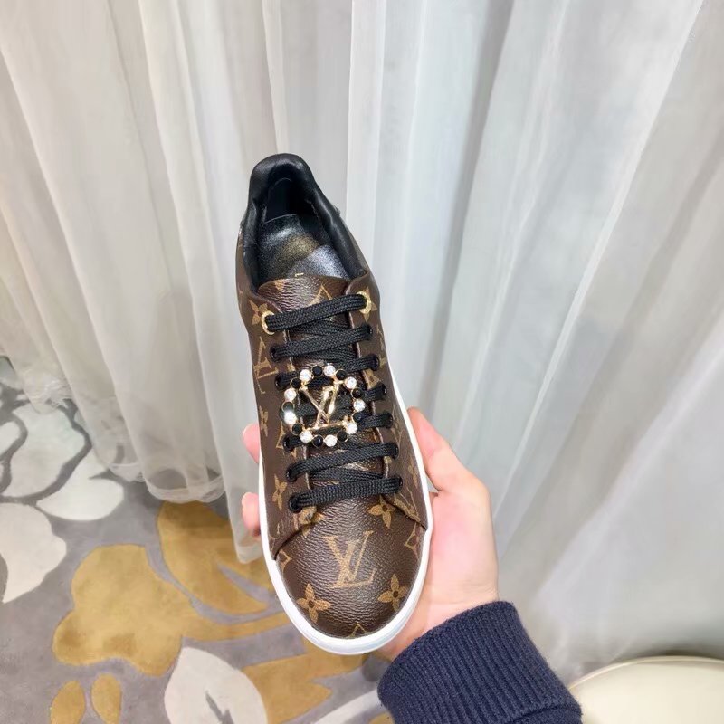 Louis Vuitton Outlet FRONTROW SNEAKER LV927SY