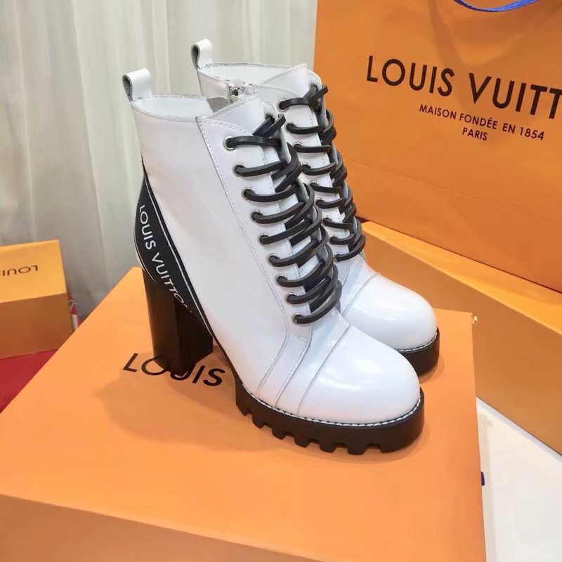 Louis Vuitton Outlet STAR TRAIL ANKLE BOOT LV910SY WHITE