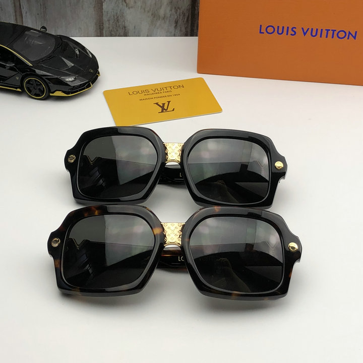 Louis Vuitton Outlet Louis Vuitton Sunglasses Top Quality LV5729_229