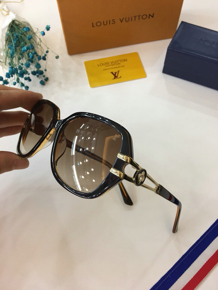 Louis Vuitton Outlet Louis Vuitton sunglasses top quality 0157